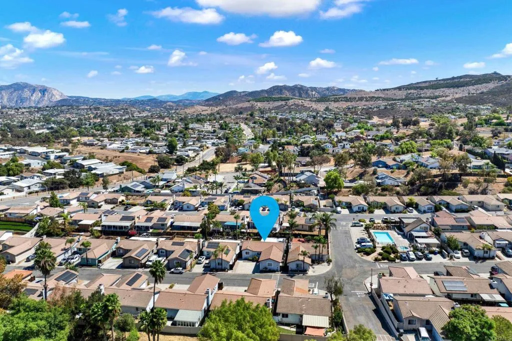 https://cdn.realtyfeed.com/cdn/127/307074100/df51e09b8b9603117968dc290d708f10.webp