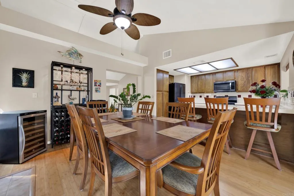 https://cdn.realtyfeed.com/cdn/127/307074100/e872836c4d12e31f7910f203b3521fee.webp