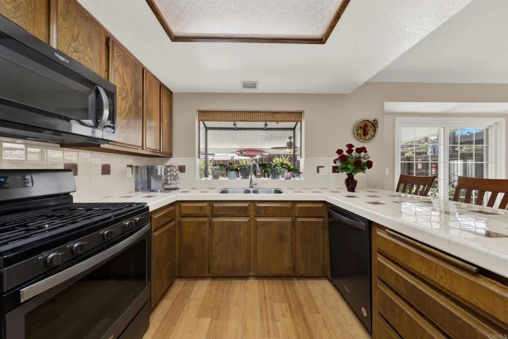 https://cdn.realtyfeed.com/cdn/127/307074100/fce72384b621558f71588c51668e8d9f.webp