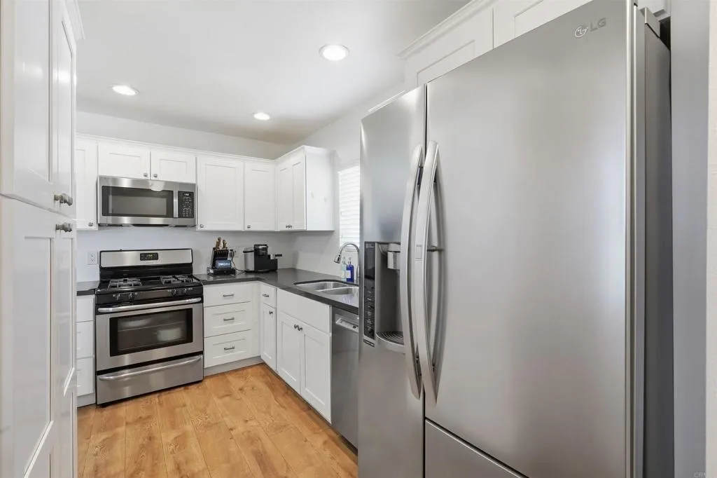 https://cdn.realtyfeed.com/cdn/127/307074142/210c25e50f9e264dd8c4a63bfbcb86ab.webp
