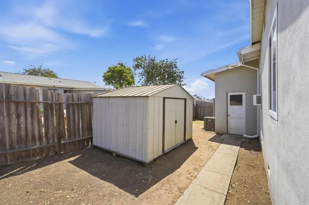 https://cdn.realtyfeed.com/cdn/127/307074142/438afb6cfaca6f3e70669f64cb20f25c.webp
