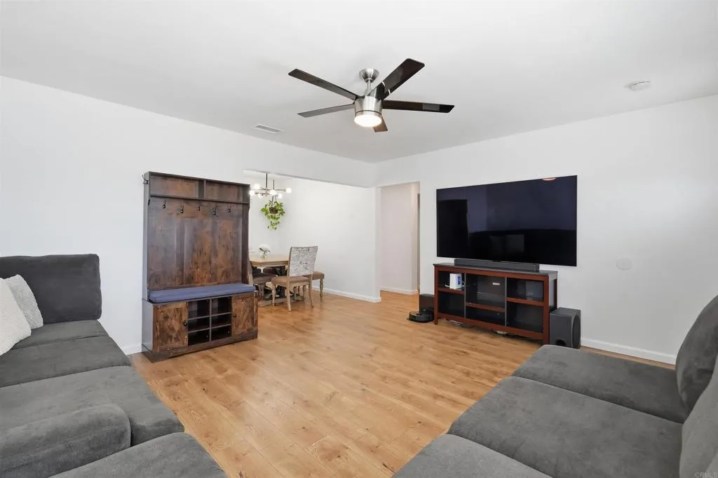 https://cdn.realtyfeed.com/cdn/127/307074142/593cb62385dd7bd54bf820c6ad1b4c5a.webp