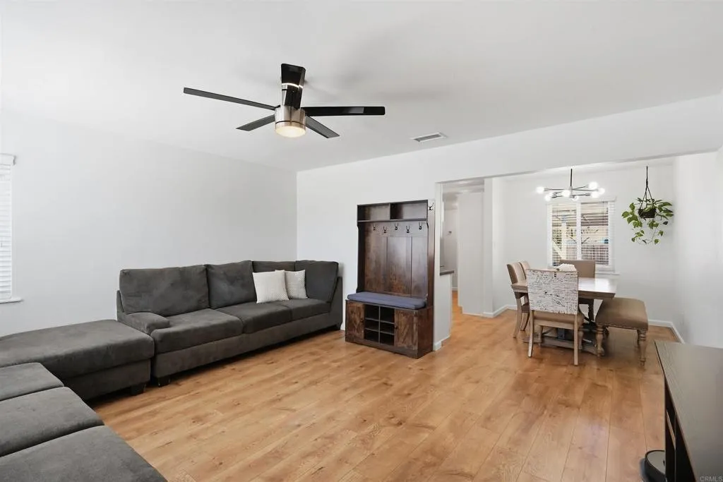 https://cdn.realtyfeed.com/cdn/127/307074142/9736306eb306ca5780fcee8f2e579e2c.webp