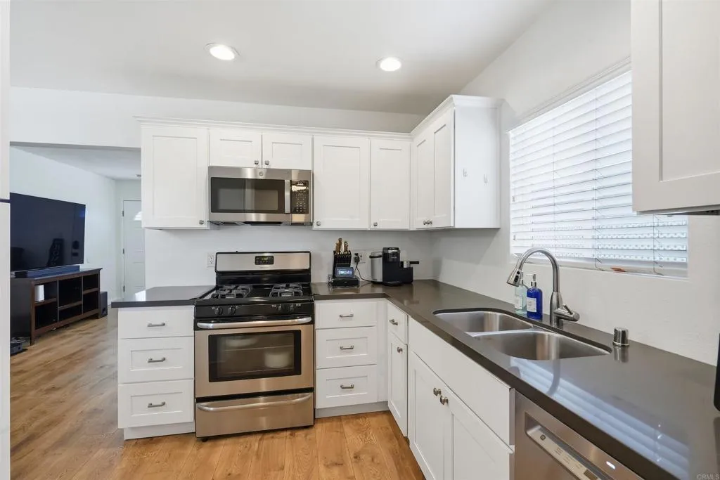 https://cdn.realtyfeed.com/cdn/127/307074142/f0ce03bec00f2720fbbc18ace51a7d56.webp