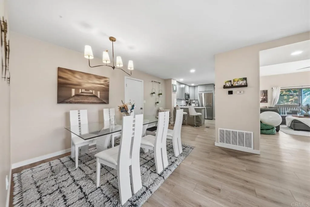 https://cdn.realtyfeed.com/cdn/127/307074184/bd1f5e57591d8a0ad81cbe027e3922ae.webp