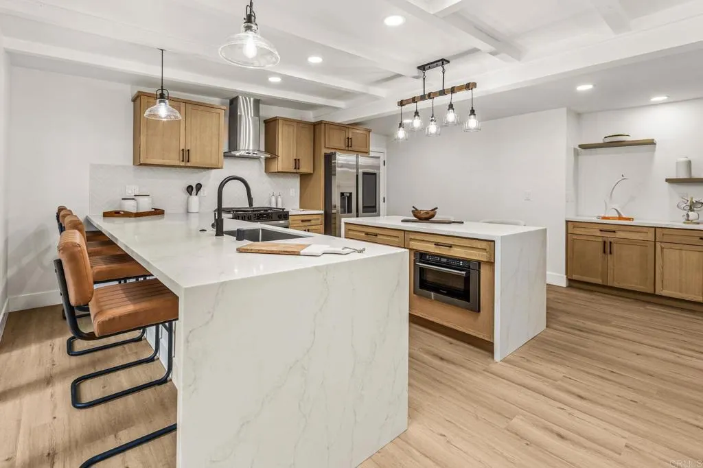 https://cdn.realtyfeed.com/cdn/127/307074214/eeed4a8abb81e53fd6121cc7d3043964.webp