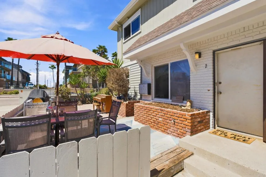 806 Manhattan Ct, Pacific Beach (San Diego), CA 92109 - Photo 5 of 28, Pacific Beach (san Diego), CA