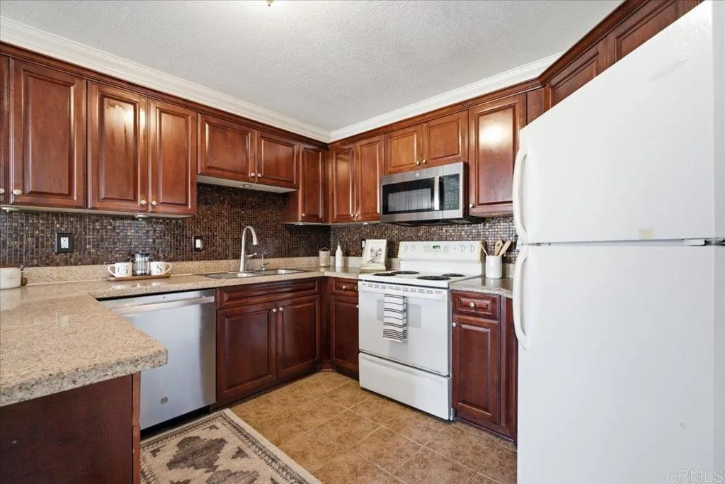 https://cdn.realtyfeed.com/cdn/127/307074253/f1ebd80866a1c00f6c96d7ed27886531.webp