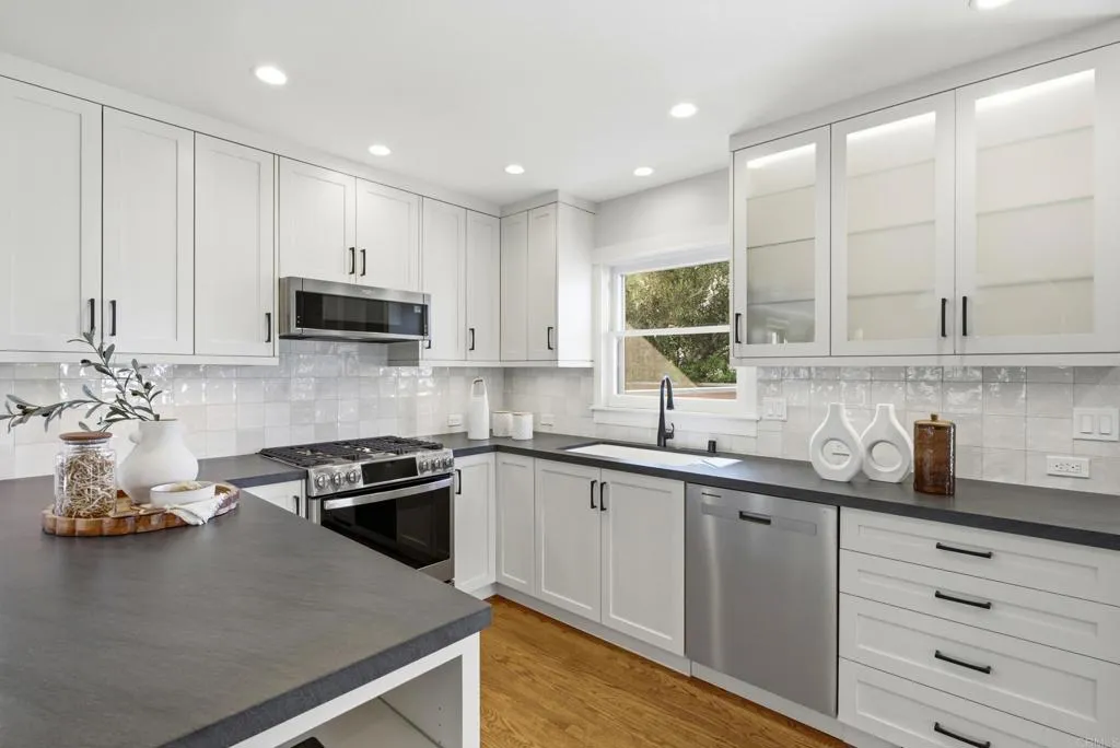 https://cdn.realtyfeed.com/cdn/127/307074285/da5986891425b18ae41ffe8278e790c3.webp