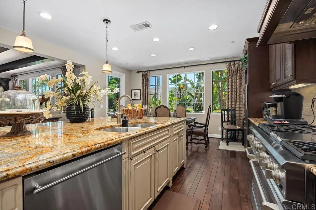 https://cdn.realtyfeed.com/cdn/127/307074289/a12ad55101d480e788b7a78cb9fb0f3e.webp