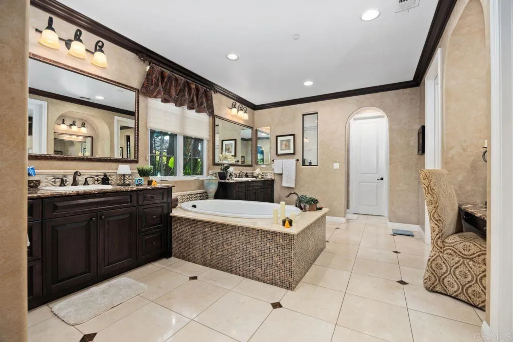 https://cdn.realtyfeed.com/cdn/127/307074289/ba77d3041e9b43a1464046d01936d7b0.webp