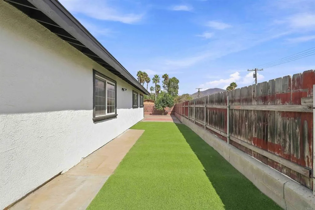 https://cdn.realtyfeed.com/cdn/127/307074330/bc9c85550fee57b7a54840079f606a64.webp