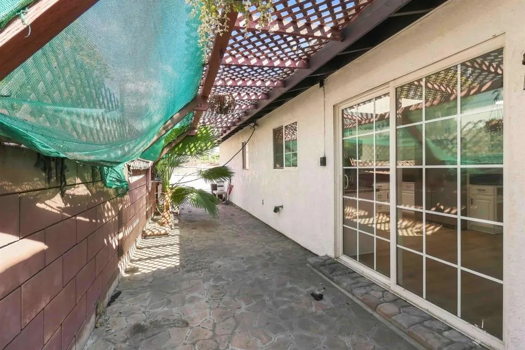 https://cdn.realtyfeed.com/cdn/127/307074330/d8a91d21831a29e03bdb86e69395331b.webp