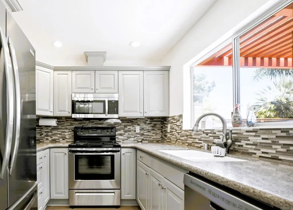https://cdn.realtyfeed.com/cdn/127/307074356/52c97058b591827627eca04ae3e91c1c.webp