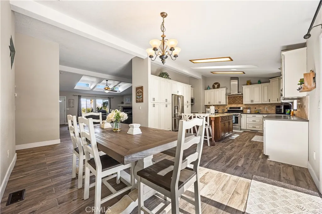 https://cdn.realtyfeed.com/cdn/127/307074381/9a14afae83a1233c3b5d7502c4d581c2.webp