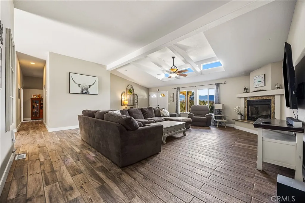 https://cdn.realtyfeed.com/cdn/127/307074381/a7419972cf19b7a4d385cb6218b377e8.webp