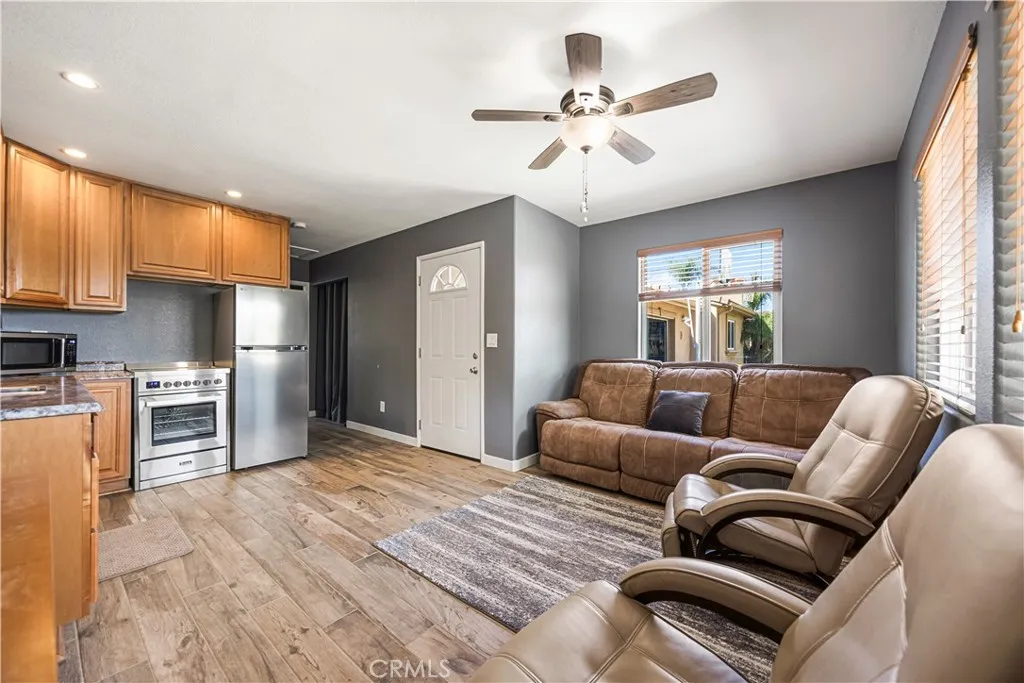 https://cdn.realtyfeed.com/cdn/127/307074381/ac41b95a9b9346bd002b28b8d316c885.webp