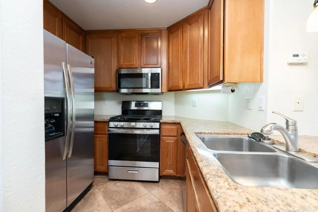 564 Almond Road, San Marcos, CA 92078 - Photo 5 of 33, San Marcos, CA