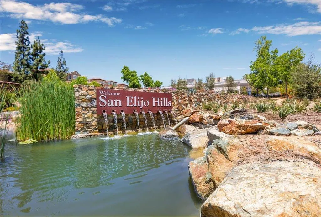 https://cdn.realtyfeed.com/cdn/127/307074405/472fbd77339e07f6464b79af2918a9c2.webp