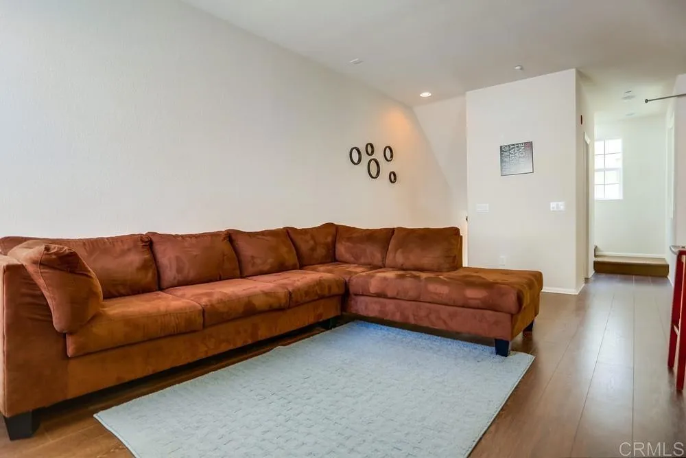 https://cdn.realtyfeed.com/cdn/127/307074440/1a7984dfa72096114a1edac8b598a8a5.webp