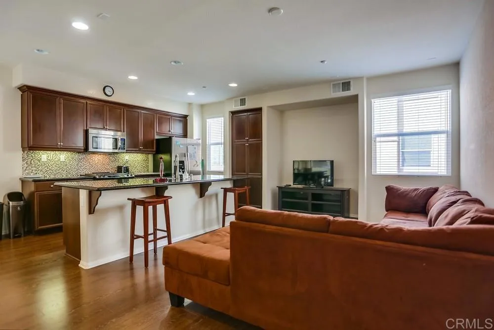 https://cdn.realtyfeed.com/cdn/127/307074440/a5a532e24d96909af5e3bf53388549ef.webp