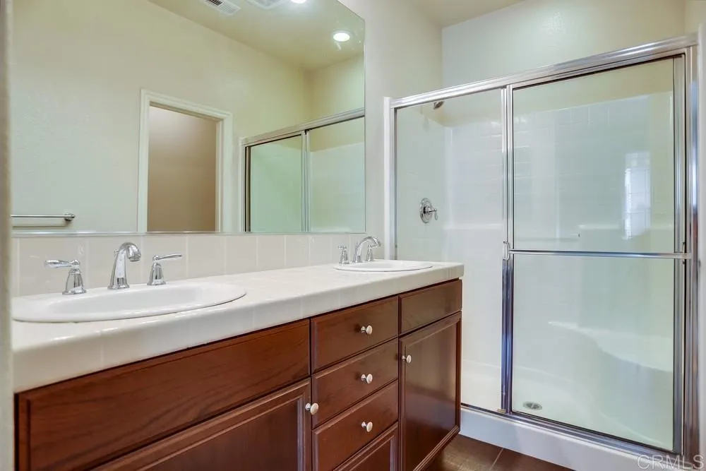 https://cdn.realtyfeed.com/cdn/127/307074440/fe4cc280e4fe2a9c876eb2bb0e713af8.webp