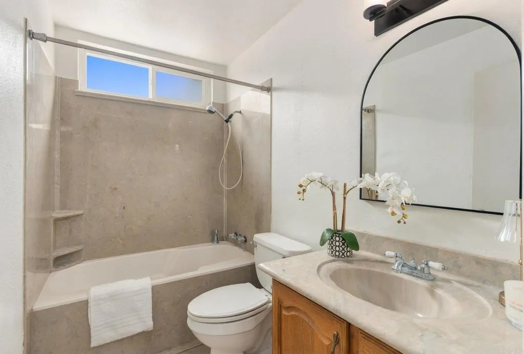 https://cdn.realtyfeed.com/cdn/127/307074443/facc487f211e9fb7321d2aa09d416604.webp
