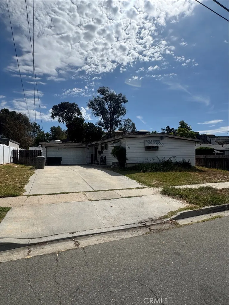 https://cdn.realtyfeed.com/cdn/127/307074509/18c0a8c68462fba3bed10b846a2f5ff3.webp