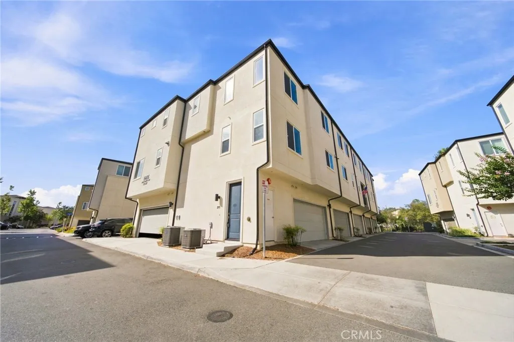 https://cdn.realtyfeed.com/cdn/127/307074529/33d57505d7d3e75a5b84b123520a7931.webp