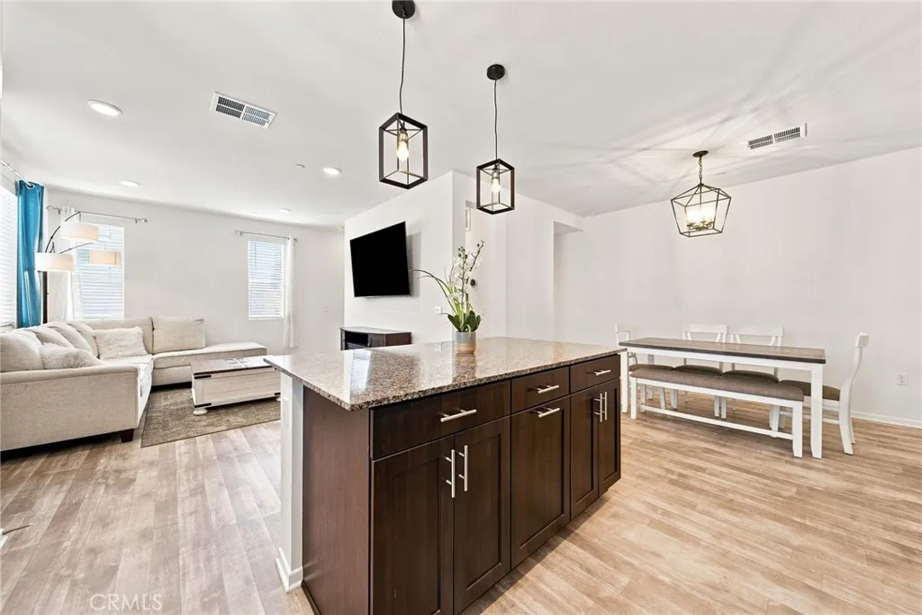 https://cdn.realtyfeed.com/cdn/127/307074529/91a78e9a656067bfd52da0b73d76ee5b.webp