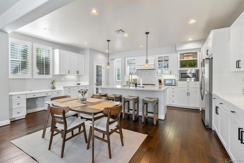 https://cdn.realtyfeed.com/cdn/127/307074603/4404e0b28ecb656367251a4b561332ad.webp