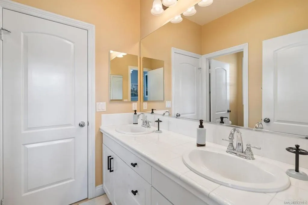 https://cdn.realtyfeed.com/cdn/127/307074603/f604aa176da3bacddc263a1305a3485d.webp