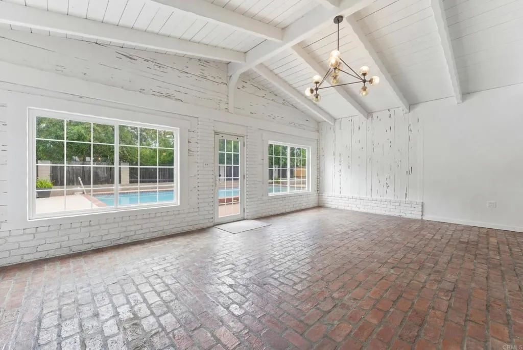 https://cdn.realtyfeed.com/cdn/127/307074616/60263cefec78aa4bc91835e7668b15ca.webp