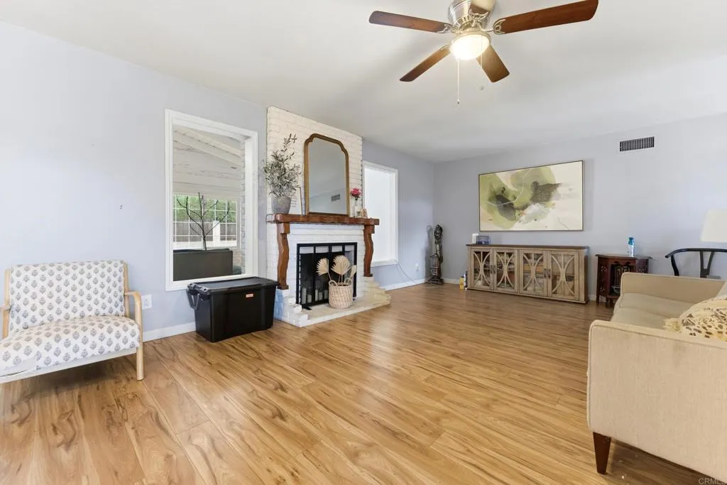 https://cdn.realtyfeed.com/cdn/127/307074616/67f06bd4b3162aadb7224e0cc7b60a66.webp