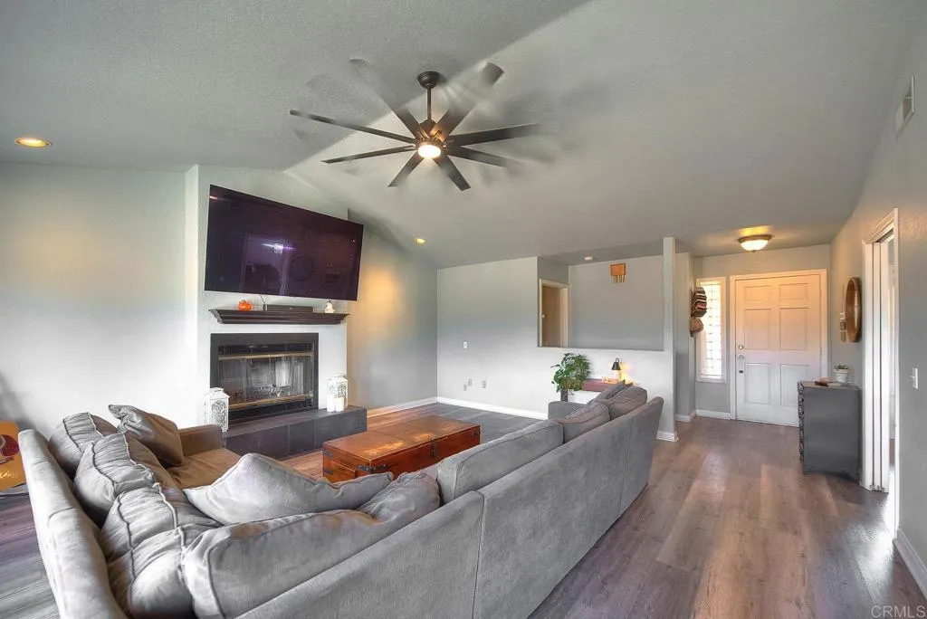 https://cdn.realtyfeed.com/cdn/127/307074664/1a8024b2a6f2050ad0f352c8ffd610d0.webp