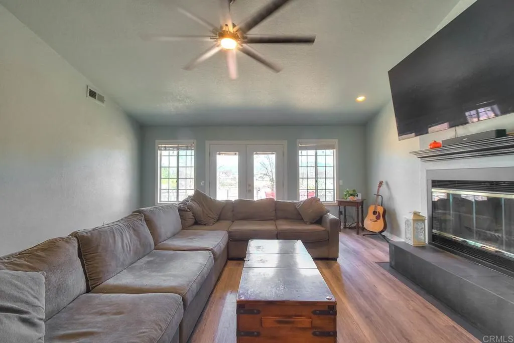 https://cdn.realtyfeed.com/cdn/127/307074664/a416696a00d325ca31a745f9336036c8.webp