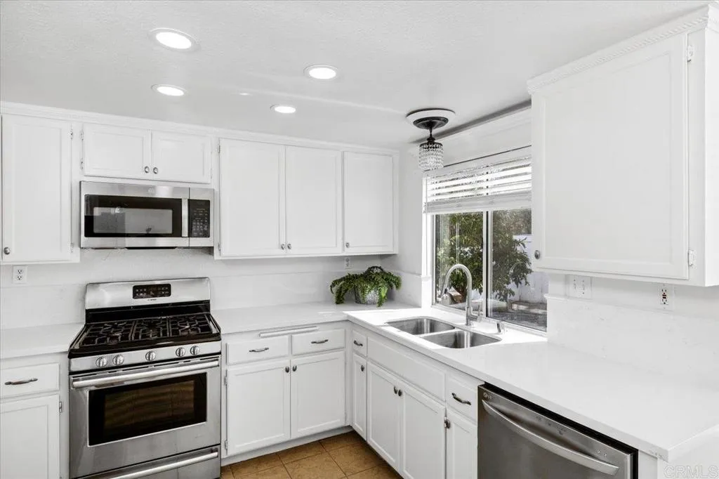 https://cdn.realtyfeed.com/cdn/127/307074759/4e2aa289fb13b07d0ed764781ed3a44a.webp