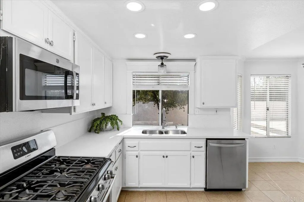 https://cdn.realtyfeed.com/cdn/127/307074759/d752ffb854975744ed896d2449f56350.webp