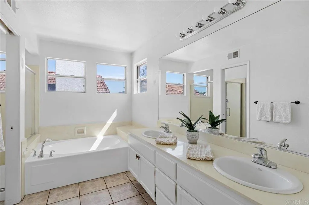 https://cdn.realtyfeed.com/cdn/127/307074759/f8f46793601b90b7dbecf8e26d33fd45.webp