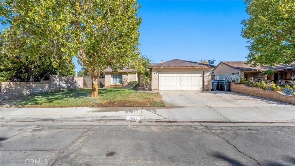 Lancaster, CA 93535