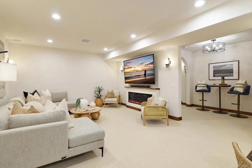 https://cdn.realtyfeed.com/cdn/127/307074819/0d6dca590de650c868be548b8cb72a57.webp