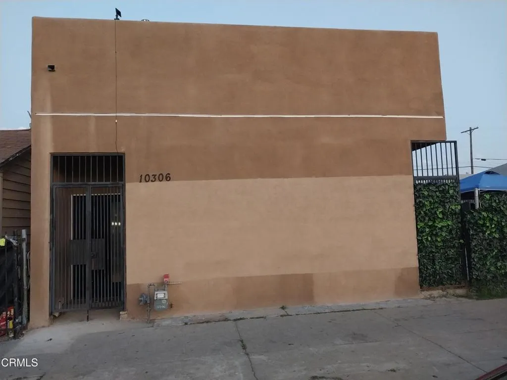 Los Angeles, CA 90044