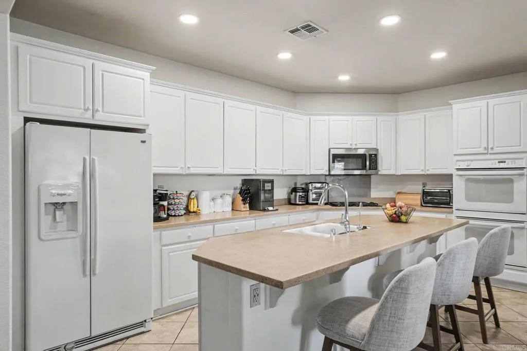 https://cdn.realtyfeed.com/cdn/127/307074893/43b459ef8997ad3e7ec59ec7b8234397.webp