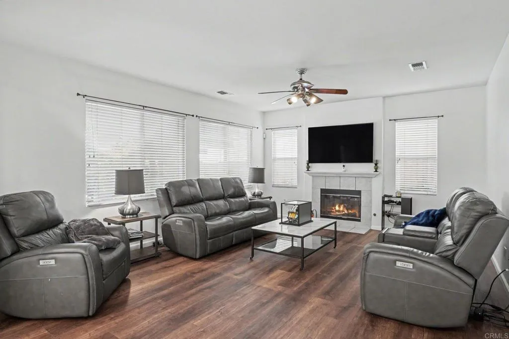https://cdn.realtyfeed.com/cdn/127/307074893/67647b9865e6dc5ed9624ce66906b015.webp