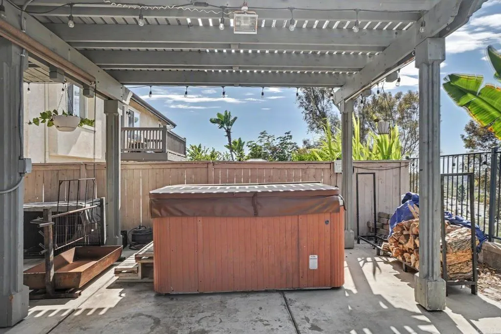 https://cdn.realtyfeed.com/cdn/127/307074893/6be3a49fe19403d4268ca57768a7ee1f.webp