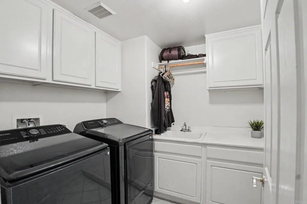 https://cdn.realtyfeed.com/cdn/127/307074893/f087f64a3074af12b1e4936c5b3afd77.webp