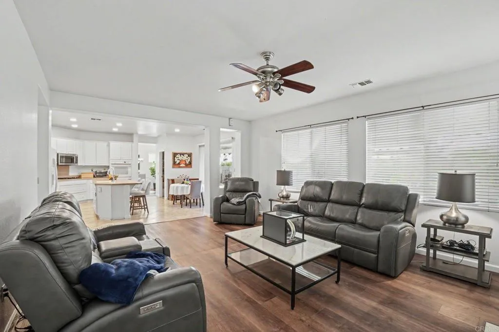 https://cdn.realtyfeed.com/cdn/127/307074893/f9b4dcf0601009a1de2c707866fe3aa6.webp