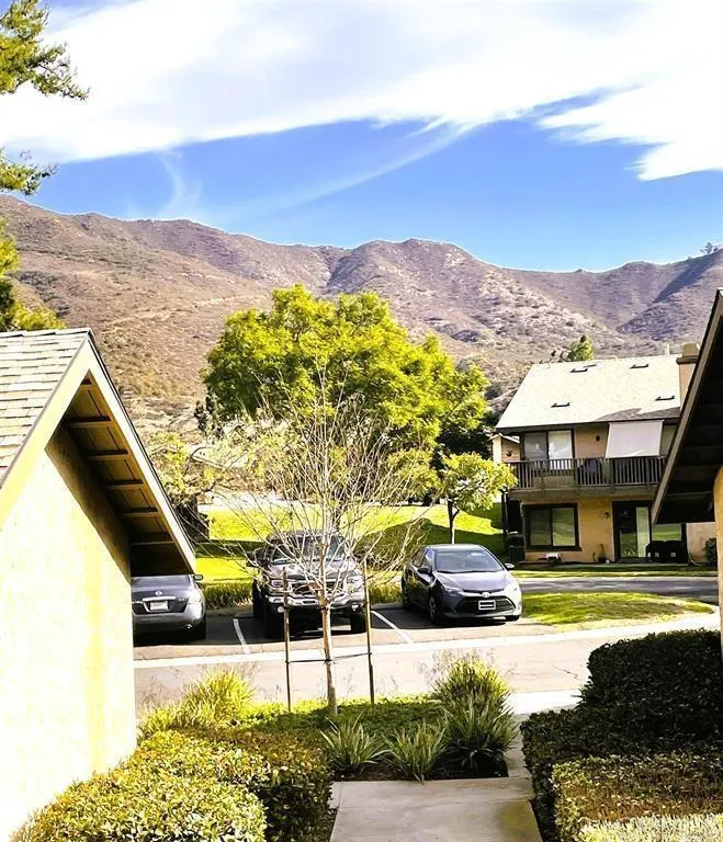 https://cdn.realtyfeed.com/cdn/127/307074999/019d41f3c7fb0bdfad8e76357a2b88af.webp