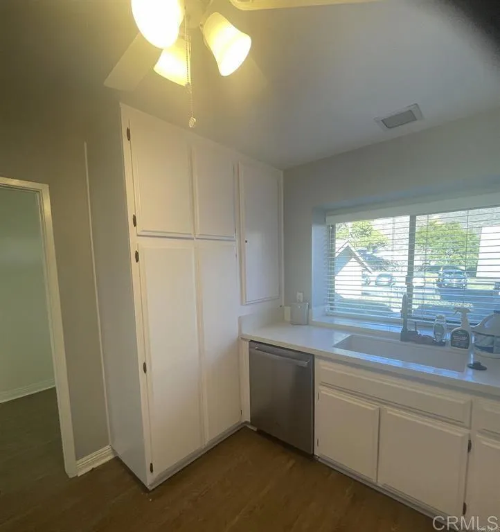 https://cdn.realtyfeed.com/cdn/127/307074999/f0c8b231554ba79e30da5a250f998b34.webp