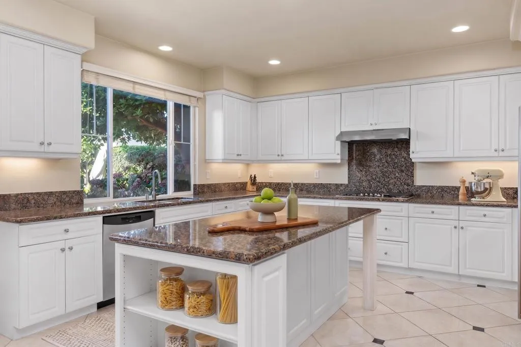 https://cdn.realtyfeed.com/cdn/127/307075107/2964120ed40f26a4f90cc5e60944fc16.webp